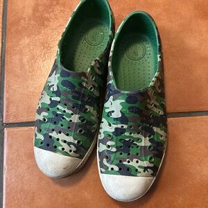 - Native Jefferson army size J3 shoes